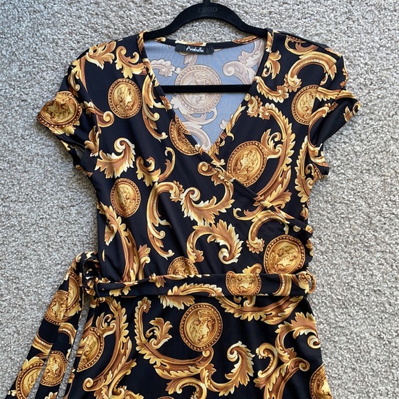 ✨Arabella Maxi Dress✨ - Picture 4 of 13